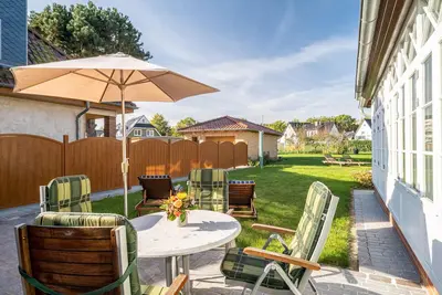 Image de Haus Brise in Zingst: Comfortable vacation home with terrace and garden near the sea