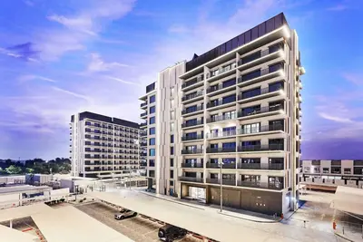 Image de Luxury 1br | City View Balcony Parking & WiFi Near Dining & Shopping