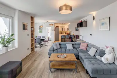 Image de Bells & Whistles, Comfortable Condo