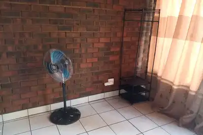 Image de Charming 3-bedroom cottage with Ac and WiFi in enchanting Germiston