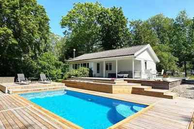 Image de Nice cottage with pool and sea view near Byxelkrok | Se04051