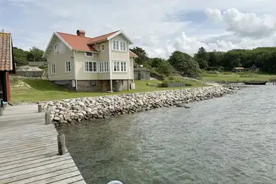 Image de Unique beach villa with own jetty in Hamburgsund | Se09068