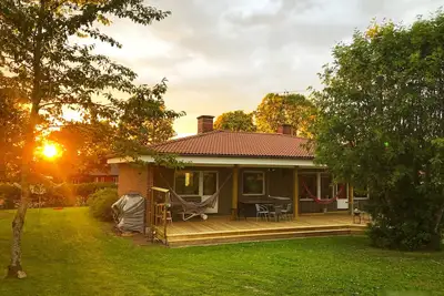 Image de Scenic accommodation in well-equipped villa with lake view | Se08047