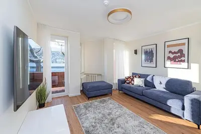 Image de Riverfront 1bd Old Town Apartment by Hostlovers