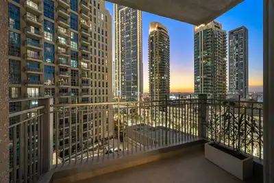 Image de First Class | 1br | Stylish Downtown Getaway