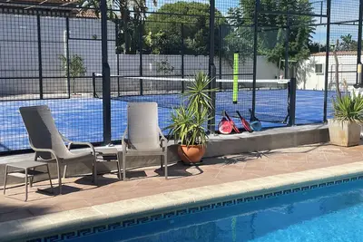 Image de Villa with heated pool and private padel court