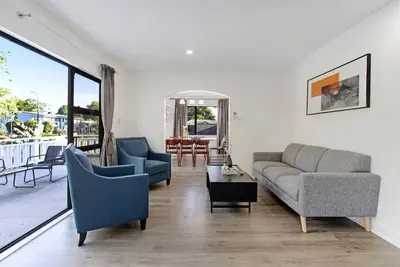 Image de Green Family 5br Retreat in Wattle Downs w Yard