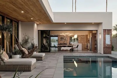 Image de Mulberry  · Indulgent Oasis