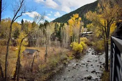 Image de 4-Bedroom Aspen Condo on the Roaring Fork River