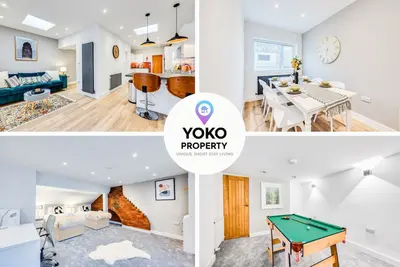 Image de Stunning 4 Bedroom 4 Bathroom House • Prime Location • Pool Table • Free Parking • Fast Wifi