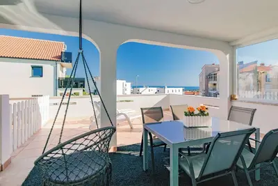 Image de Stylish Apartment LiJan °3 with Sea View and Heated Pool