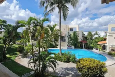 Image de Spacious villa w/ workspace, pool & fast Wi-Fi\n\n