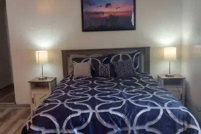 Charming 3-bedroom apartment with WiFi and Ac in Syracuse