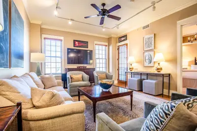 Image de The Hc, 2br Luxe Condo by Velvet Ditch Villas