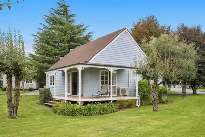 Image de Huka Falls Cottage - Lake Taupo Holiday Home