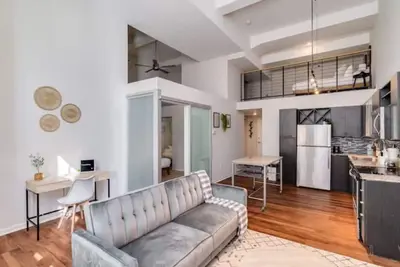 Luxury 2br • Rooftop • Gym • Near Stadiums