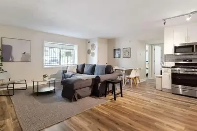 Image de Modern 2br East Liberty Apt | Parking • Smart Tv • Cmu