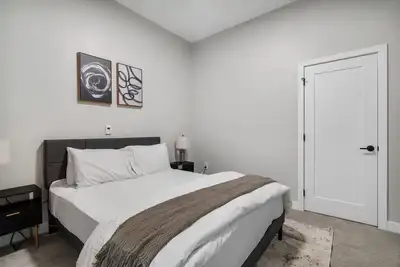 Image de 2br Near Fountain Sq. + Carew Tower Deck | Downtown