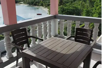 Image de 3-bedroom house in beautiful Lance aux Epines - WiFi, Ac- across from the beach!