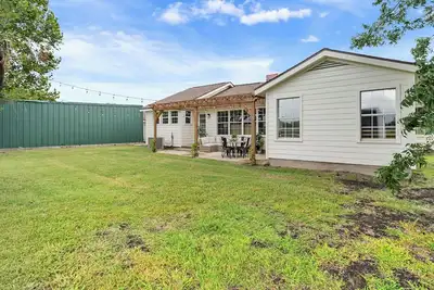 Kindred Cottage - Charming 3 bedroom house 20min from downtown