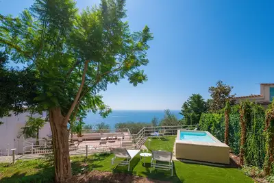 Image de Amore Rentals - Villa Jacaranda with Pool and Sea View