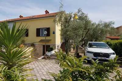 Image de Classic and Trendy Apartment with Terrace - Two Bedroom Apartment with Terrace