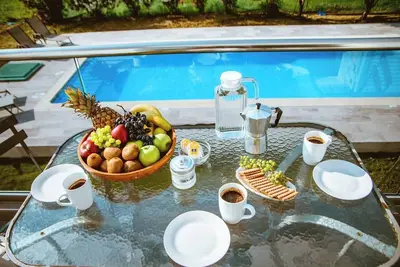 Image de Πισίνα Υδρομασάζ Σάουνα 200μ από παραλία Κίσσαμος