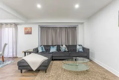 Image de Whitby Family Retreat Comfort and Convenience