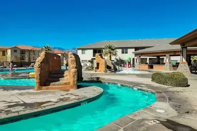 Image de Zion Village Home Sleeps 21 | Pool, Hot Tub, Spacious Layout
