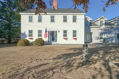 Image de Coastal Gathering House - Spacious 4-bedroom house close to Portland