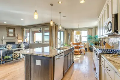 Image de Hike, Ski & Golf: Apt w\/ Balcony in Arvada!