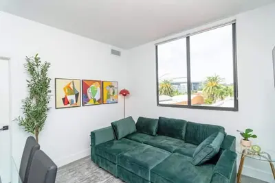 Image de King Bed 2b/2Ba Oasis minutes to Brickell 6 guests