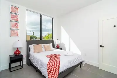 Image de 2Br King bed Oasis minutes to Brickell 6 guests