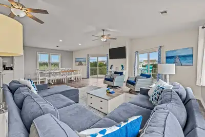 Image de Perfect Beach Getaway with Pool Table, Private Pool and Hot Tub