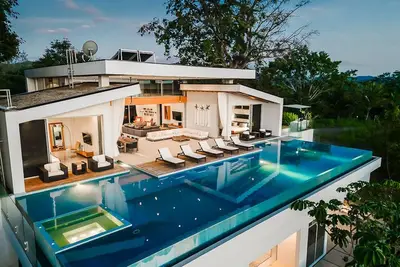 Image de Luxury 4 bedroom Dream-Villa with breathtaking views to the jungle and ocean