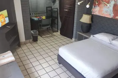 Image de Accommodation near the airport with swimming pool