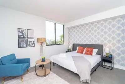 Image de King Bed brand new safe Oasis minutes to Brickell