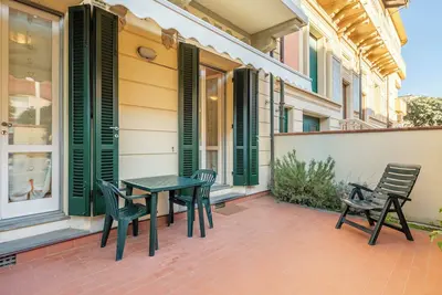 Image de Appartement 'Vacanza fronte mare a Camaiore' avec jardin privé, Wi-Fi et climatisation