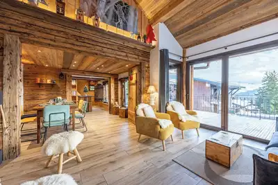Image de Chalet 'Le Grenier Du Tovet' avec vue sur les montagnes, terrasse privée et Wi-Fi