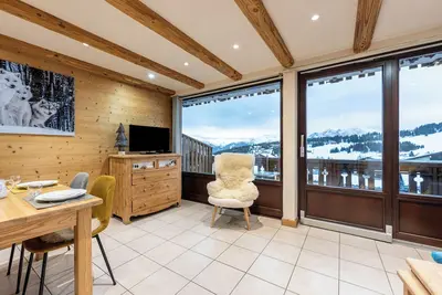 Image de Appartement \"Le Brichou\" avec vue sur les montagnes, terrasse privée et Wi-Fi