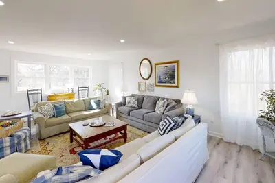 Image de Sandy Cove- Private Sand Beach, Waterfront, Centrally Located