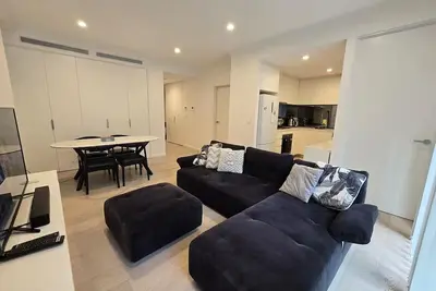 Image de Spacious Modern Apartment with Private Garden