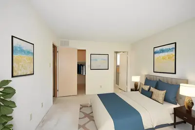 Image de Spacious 4-Bedroom Family Home in Peaceful Kanata Lakes