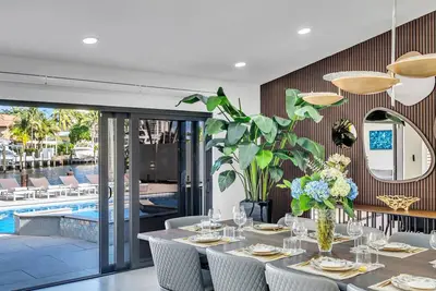 Image de Waterfront / Heated Pool / Canal View & Access / Treasure Key / VlLLAS