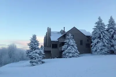 Image de Mountain View Escape - 1br Ski-in/out Rustic Condo