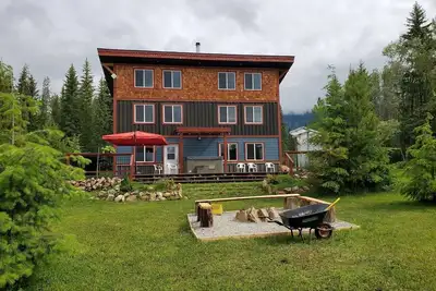 Image de Growl Lodge - 3-bedroom home with hot tub, pool table & mountain views!
