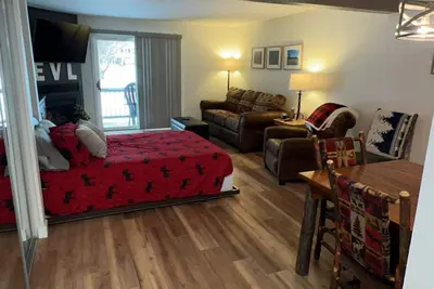 Charming and cozy studio in Ellicottville, Ny