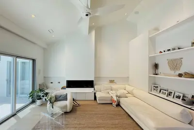 Image de Modern Village Homes House