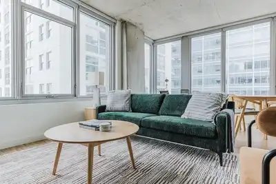 Image de Blueground | West Loop, rooftop pool & gym