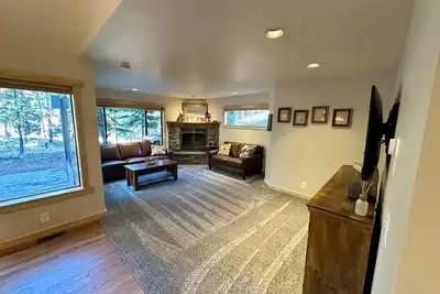 Image de Remodeled 4 bed, Ev charging, Ac, Tankless water heater, Sharc passes, pet free